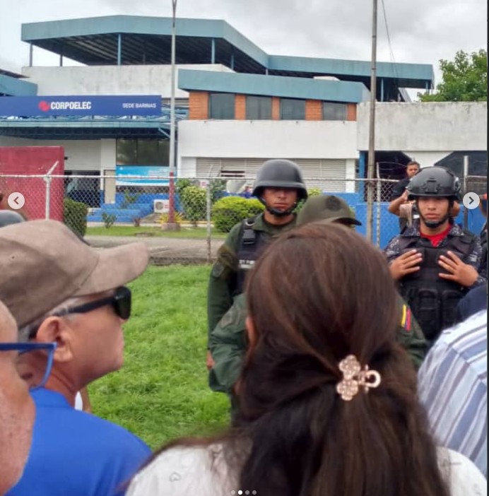 Gremios y organizaciones civiles protestan en Barinas para exigir soluciones a los constantes apagone